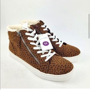 UNIVERSAL THREAD Tilly Leopard Sherpa Sneakers Size 11